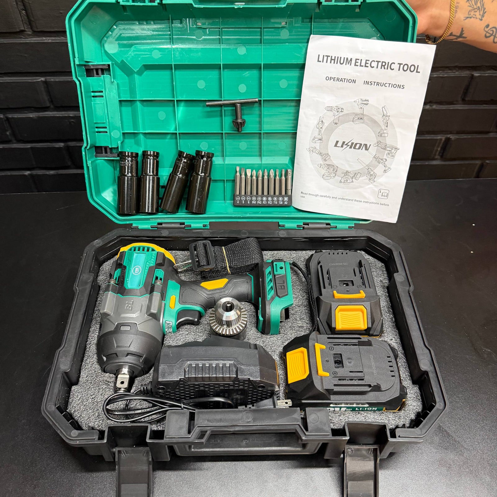 Llave de Impacto Inalámbrica Stone Tools 1000 N·m 1/2" Brushless — 2 Baterías 4.0Ah - Kit completo