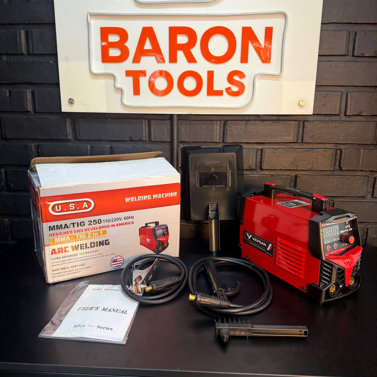 Soldador Inversor VEPSAN MMA/TIG 250A – Borne de Media, Pantalla Digital y VRD - en uso