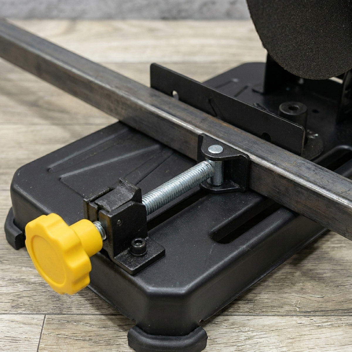 Trozadora Cortadora de Metal 9 Pulgadas TEKTOOL - Corta Barillas y tubos con precisión - Kit completo