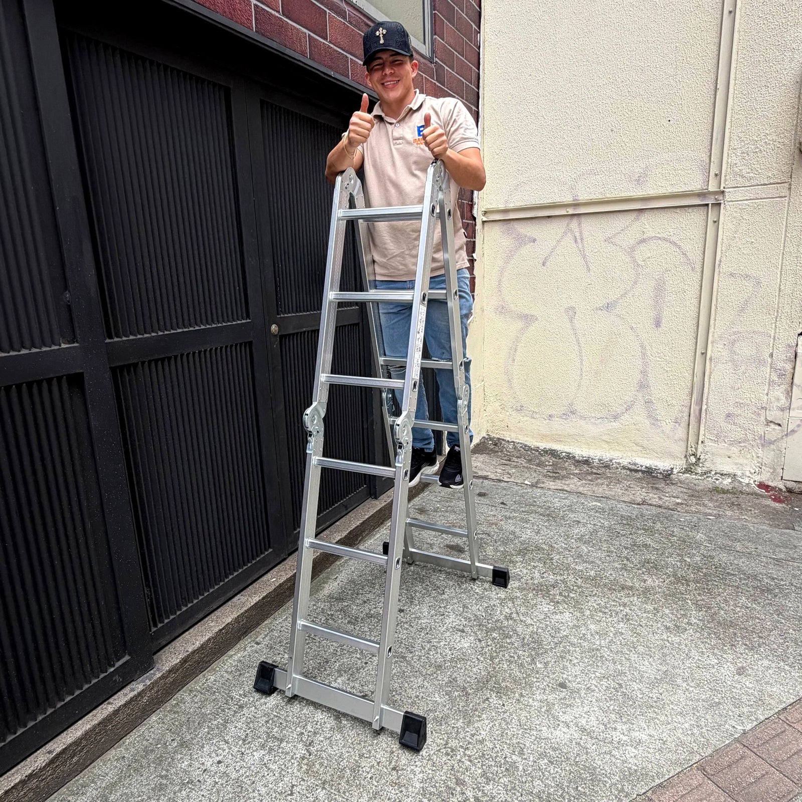 Escalera Multiposiciones de Aluminio Reforzado — 12 Pasos