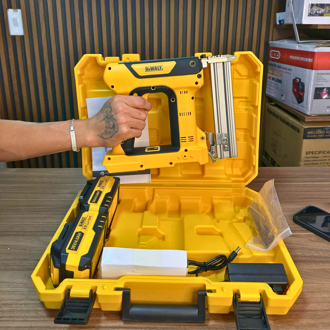 clavadora y engrapadora inalámbrica 2 en 1