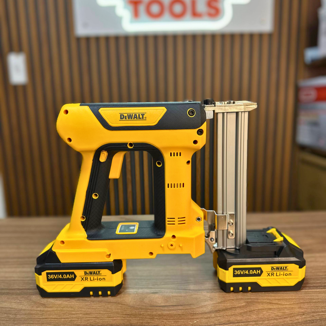 clavadora y engrapadora inalámbrica 2 en 1