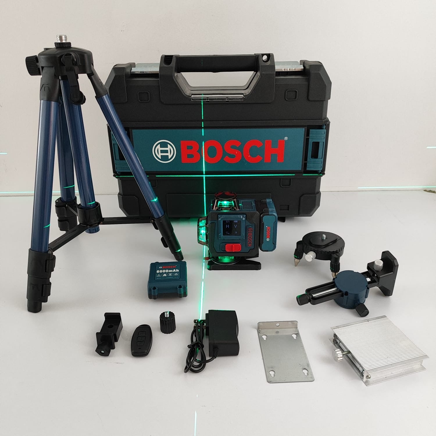 Nivel Laser Bosch 16 Líneas 360° - Kit Completo con Accesorios