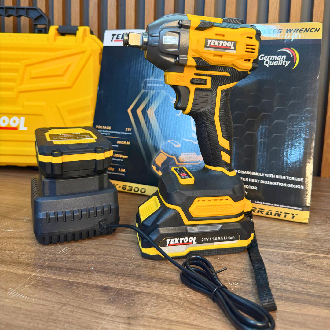 Llave de Impacto Inalámbrica TEKTOOL TK-6300 21V Brushless – 300 N·m – 2 Baterías 1.5Ah + Maletín + Dados