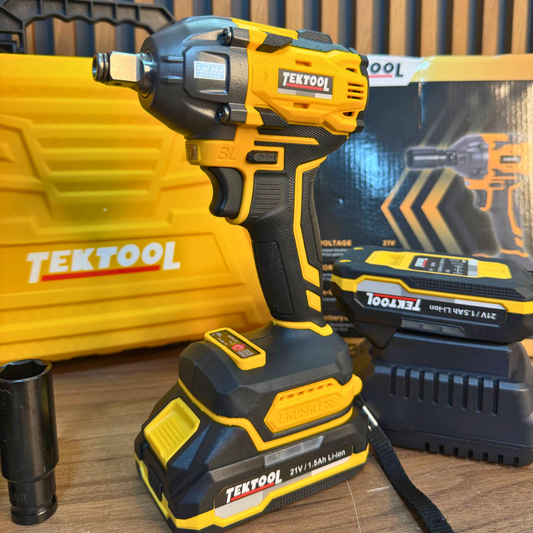 Llave de Impacto Inalámbrica TEKTOOL TK-6300 21V Brushless – 300 N·m – 2 Baterías 1.5Ah + Maletín + Dados