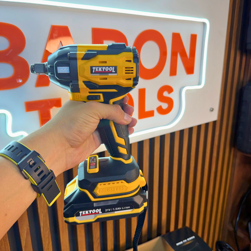 Llave de Impacto Inalámbrica TEKTOOL TK-6300 21V Brushless – 300 N·m – 2 Baterías 1.5Ah + Maletín + Dados foto 2