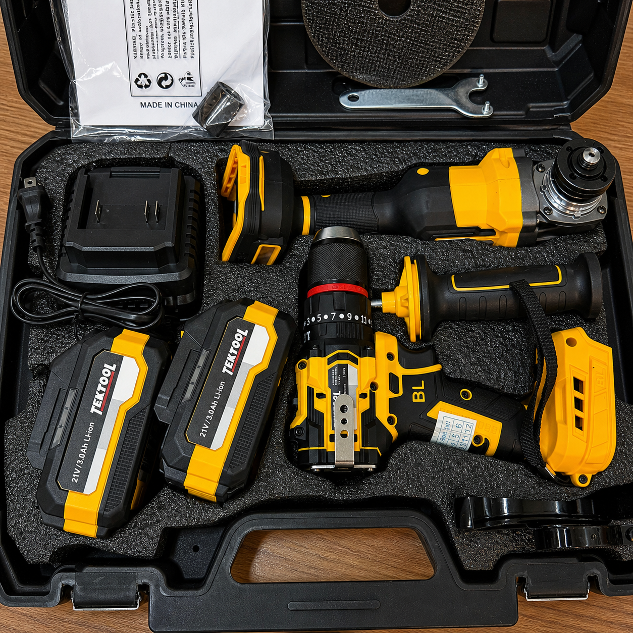 Set Taladro 1/2" (55 Nm) + Pulidora 850W — Combo Profesional - en uso