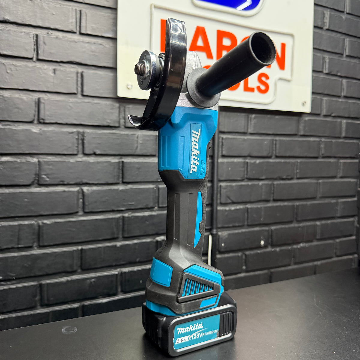 Combo tipo Makita 4 Herramientas Brushless 128V | Rotomartillo + Llave de Impacto + Taladro + Pulidora | 6 Baterías 5.0 Ah + 2 Cargadores | 6 Meses de Garantía - en uso