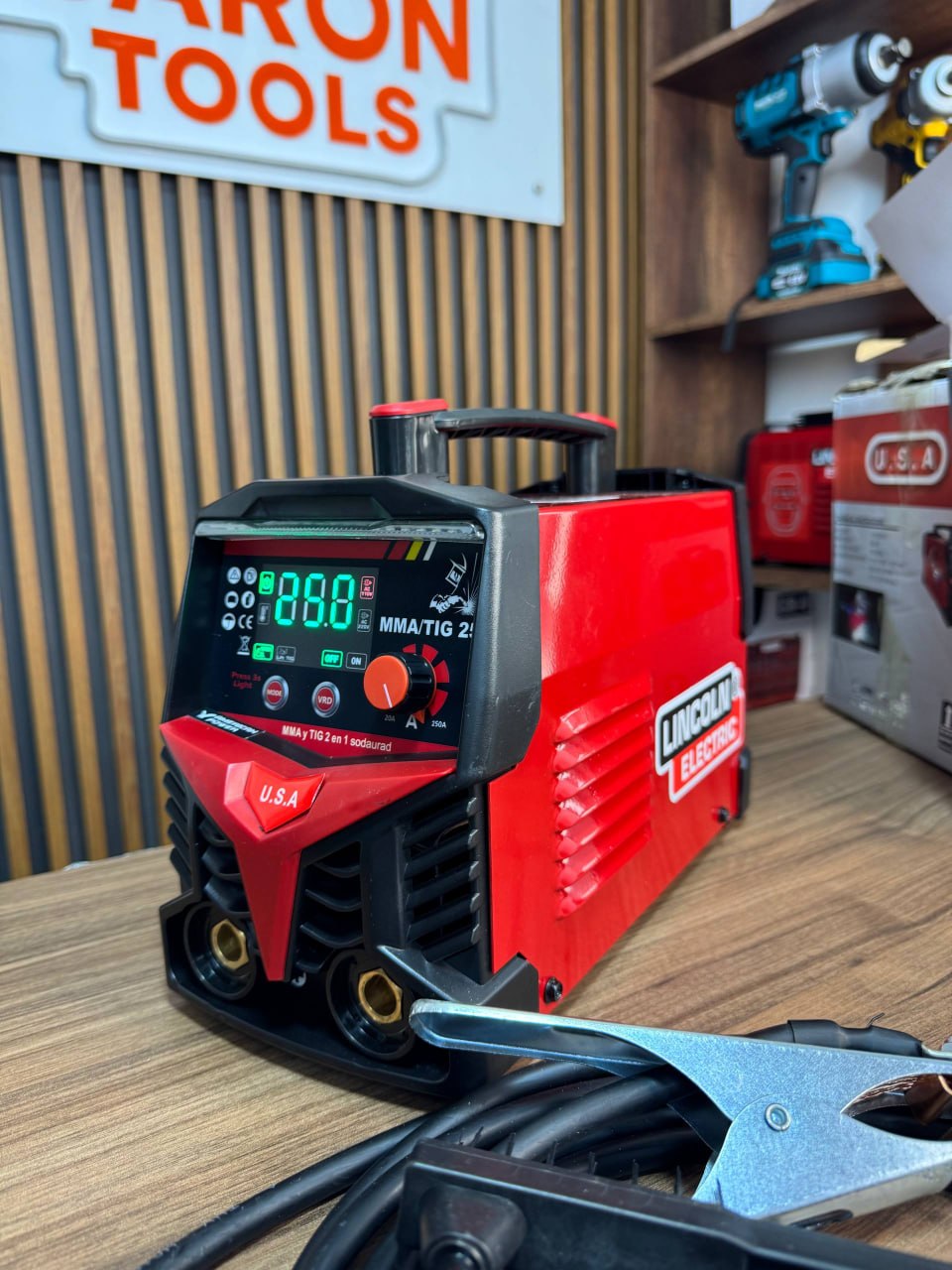 Soldador Lincoln 250A Inversor MMA/TIG – Perfecto para revestida. Aguanta trabajo continuo - 8
