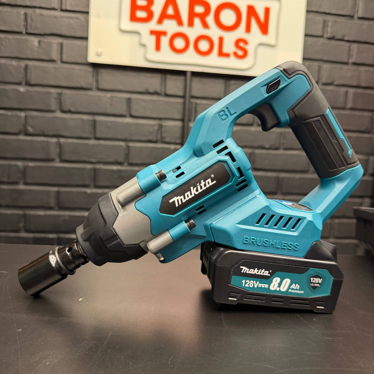 Llave de Impacto Makita 900 Nm Brushless 128V 1/2" — 2 Baterías 8.0 Ah | 1 Año de Garantía